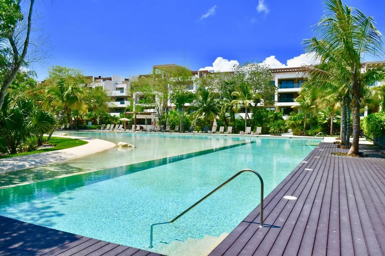 Family Getaway At Nick Price Residences 0*, Playa del Carmen Mexiko