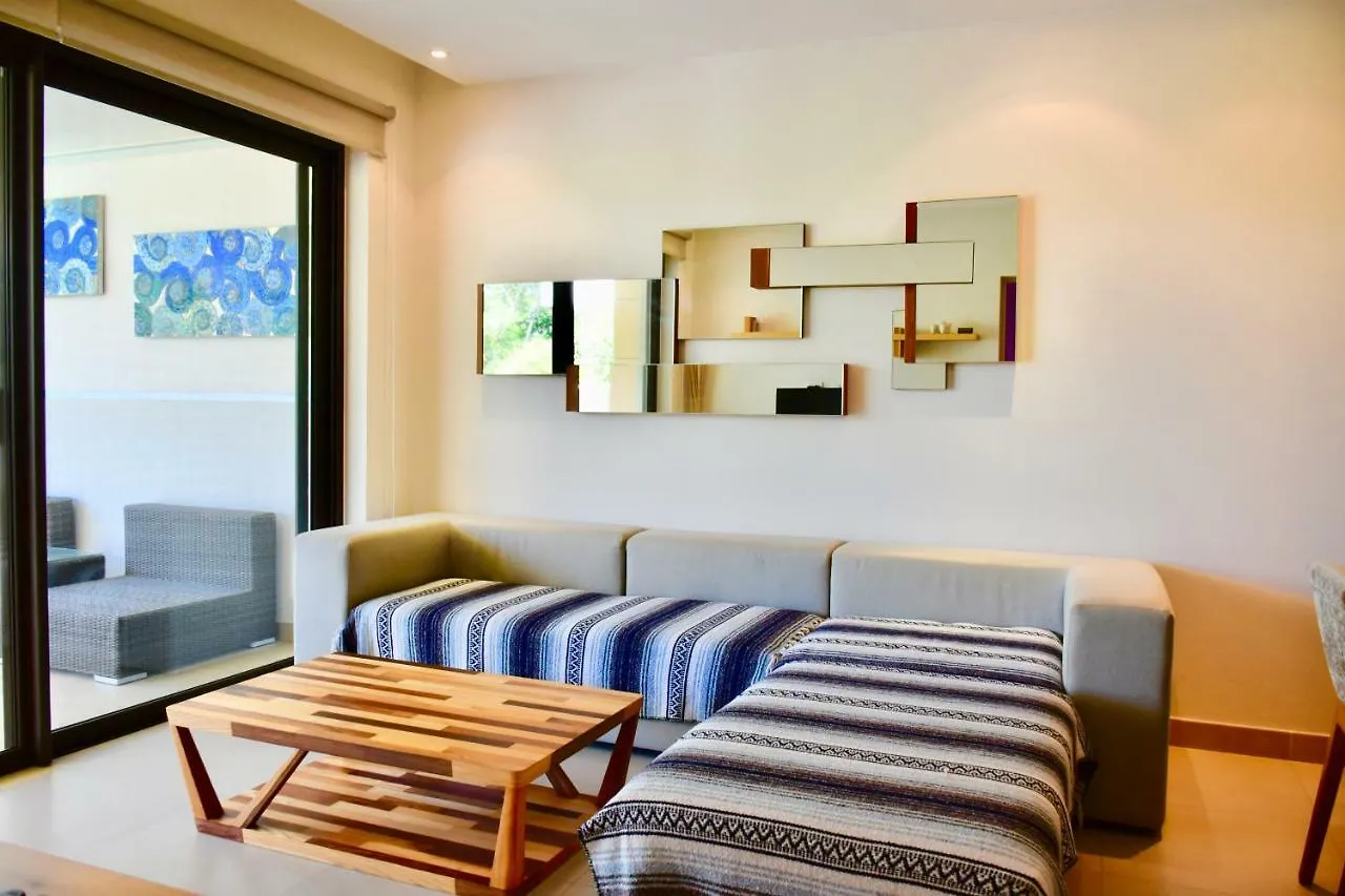 Family Getaway At Nick Price Residences 신데 델 카르멘 아파트