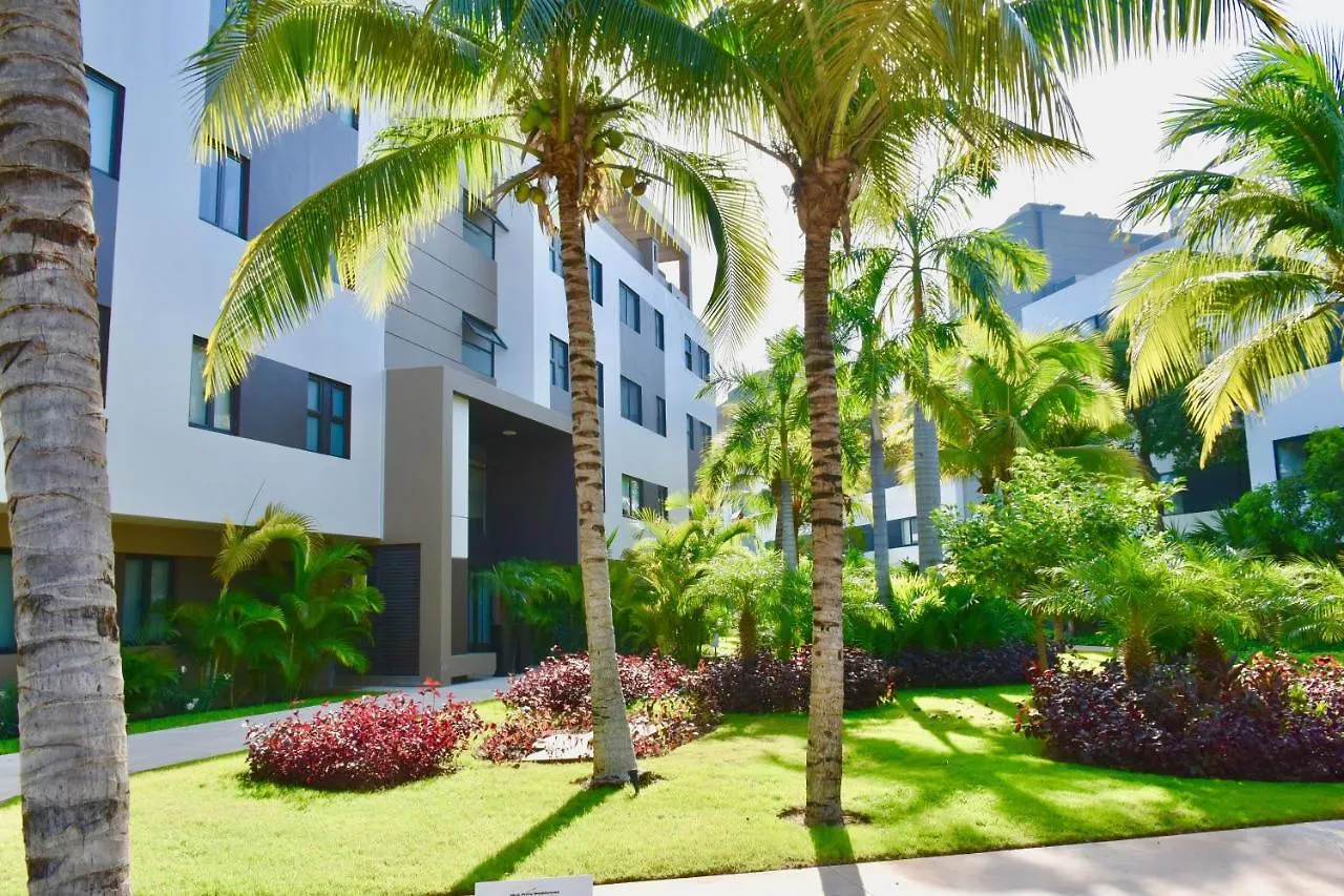 Family Getaway At Nick Price Residences 신데 델 카르멘 아파트
