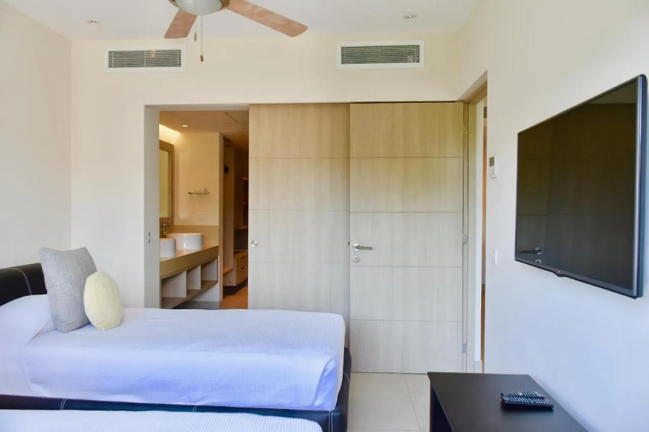 Family Getaway At Nick Price Residences Playa del Carmen Apartament